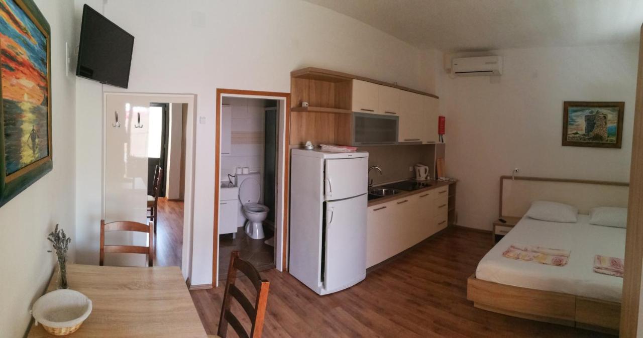 Apartments Zdenka Starigrad Paklenica Εξωτερικό φωτογραφία