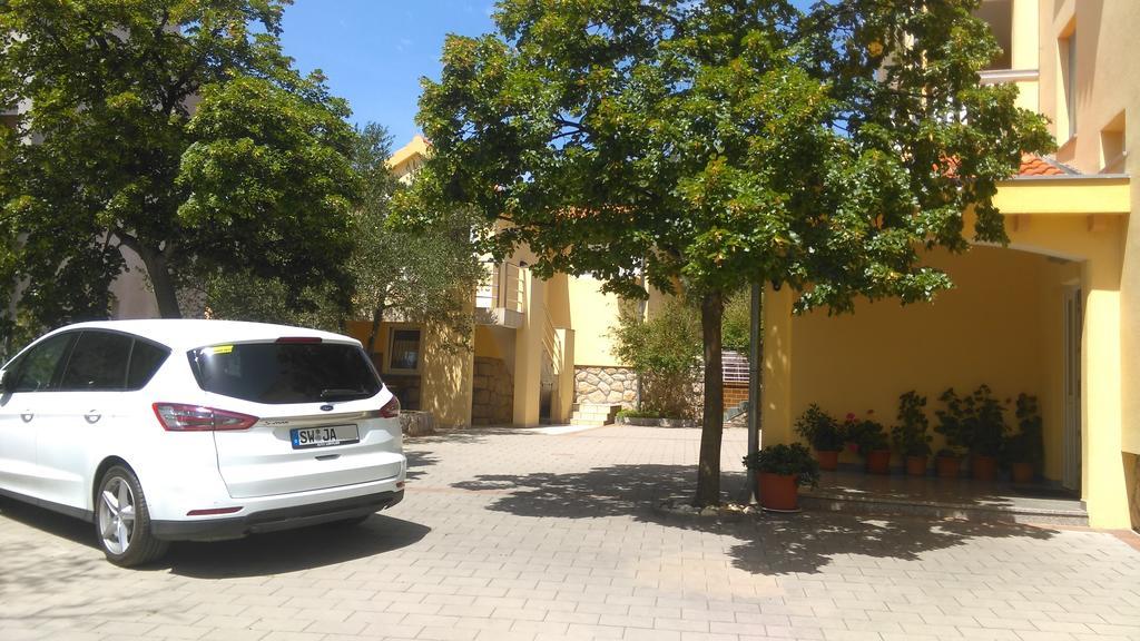 Apartments Zdenka Starigrad Paklenica Εξωτερικό φωτογραφία