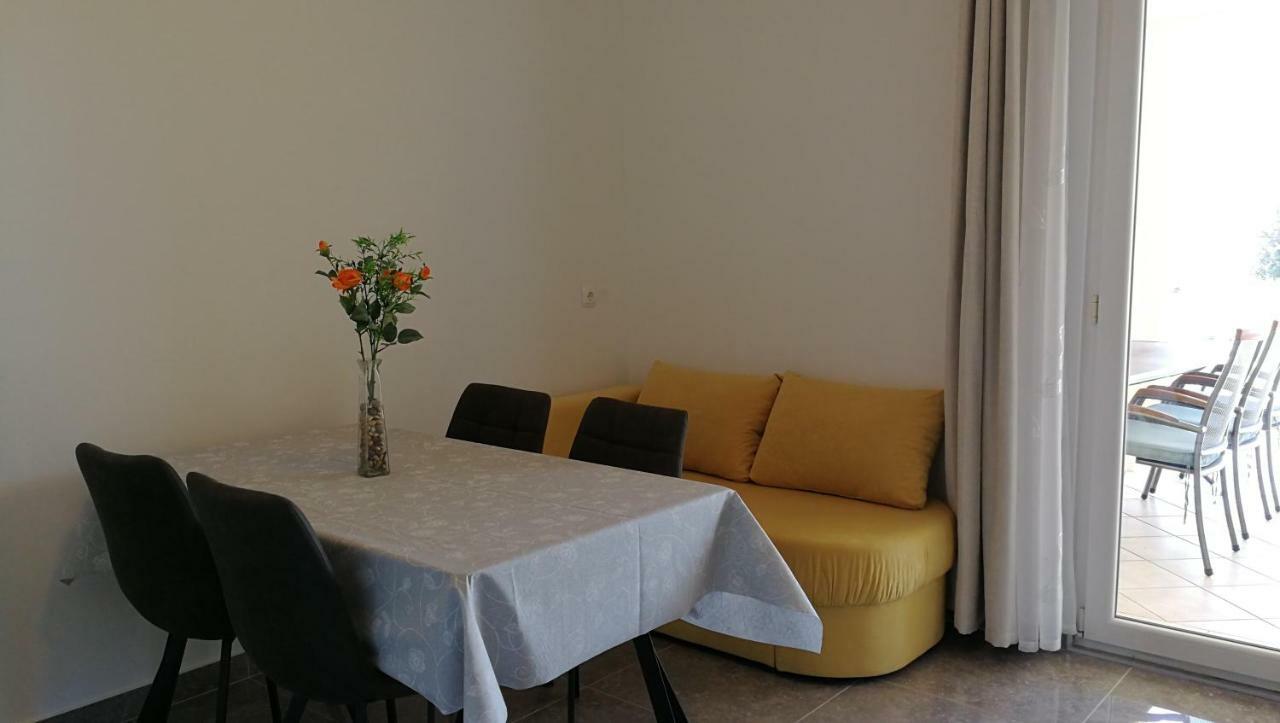 Apartments Zdenka Starigrad Paklenica Εξωτερικό φωτογραφία